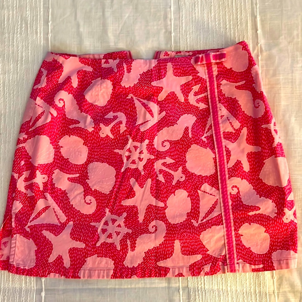 Adorable Lilly Pulitzer skort. Super fun beach themed